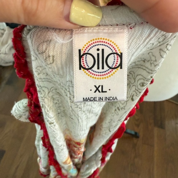 Bila Red and White Embroidered Blouse - Picture 3 of 7